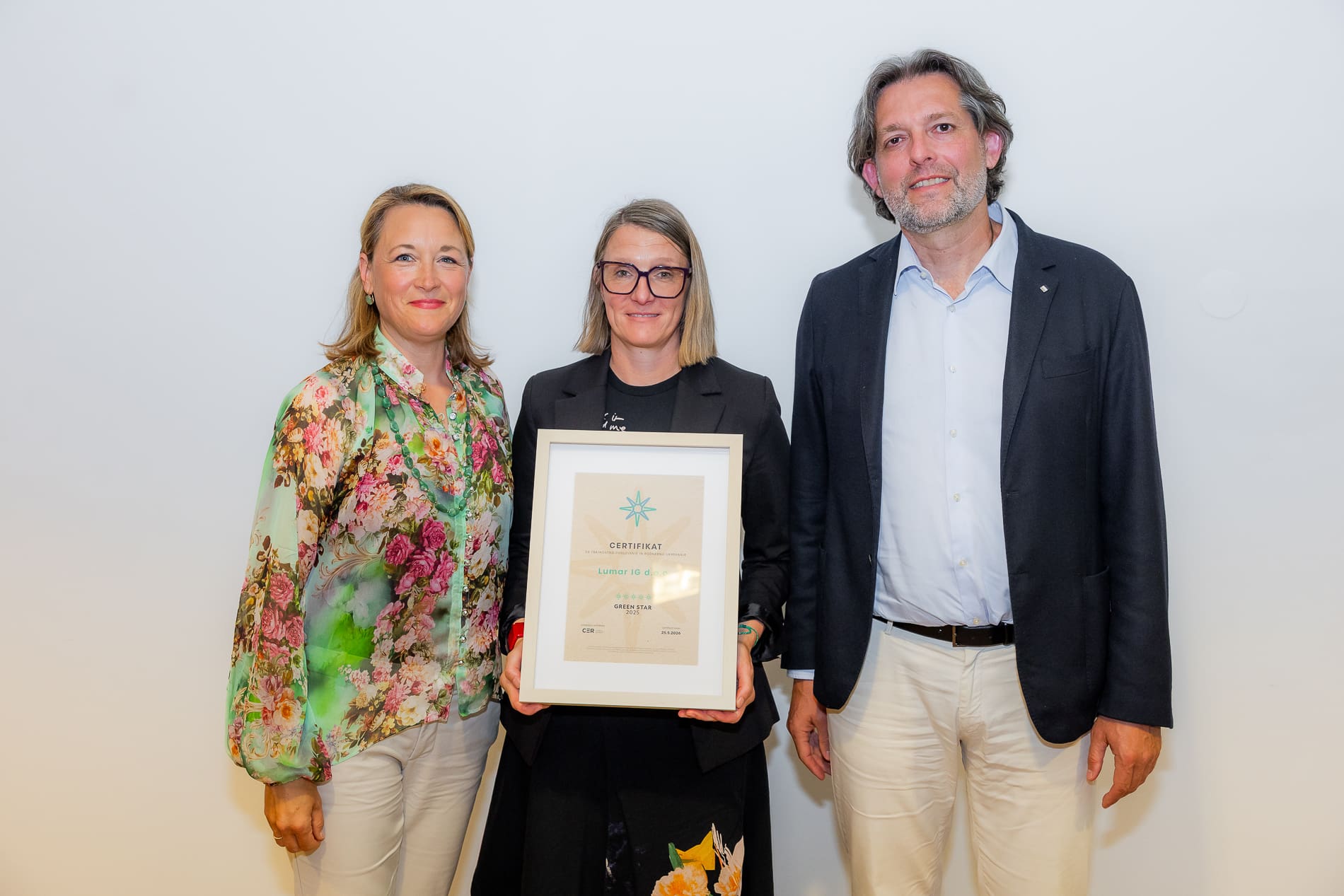 Lumar med zelenimi zvezdami - Prejeli vseh 5 zvezdic certifikata Green Star